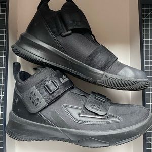 LEBRON SOLDIER 13 SFG 'BLACK OUT' sz 6Y
